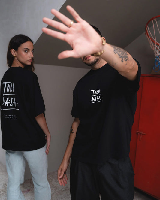 Todo Pasa Black Center