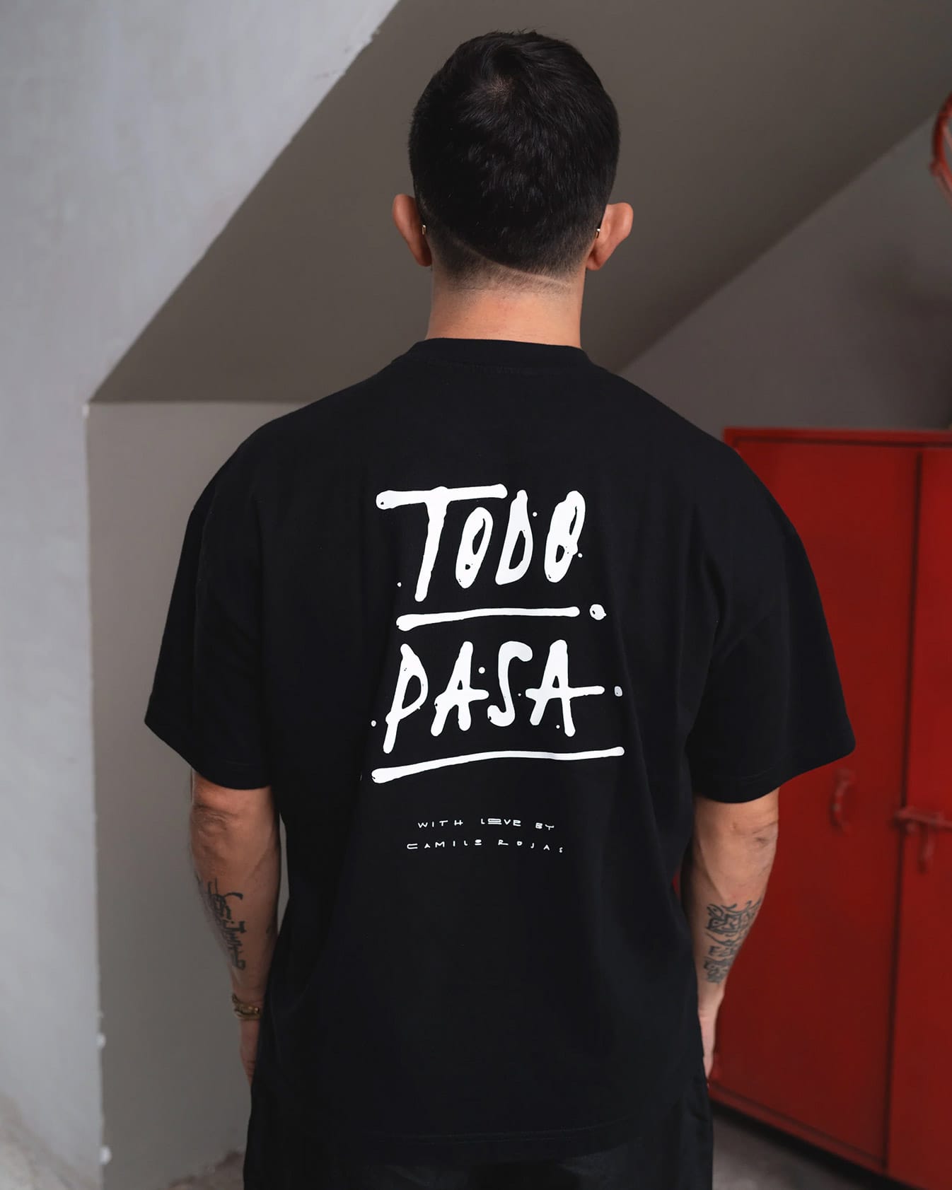 Todo Pasa Black Center