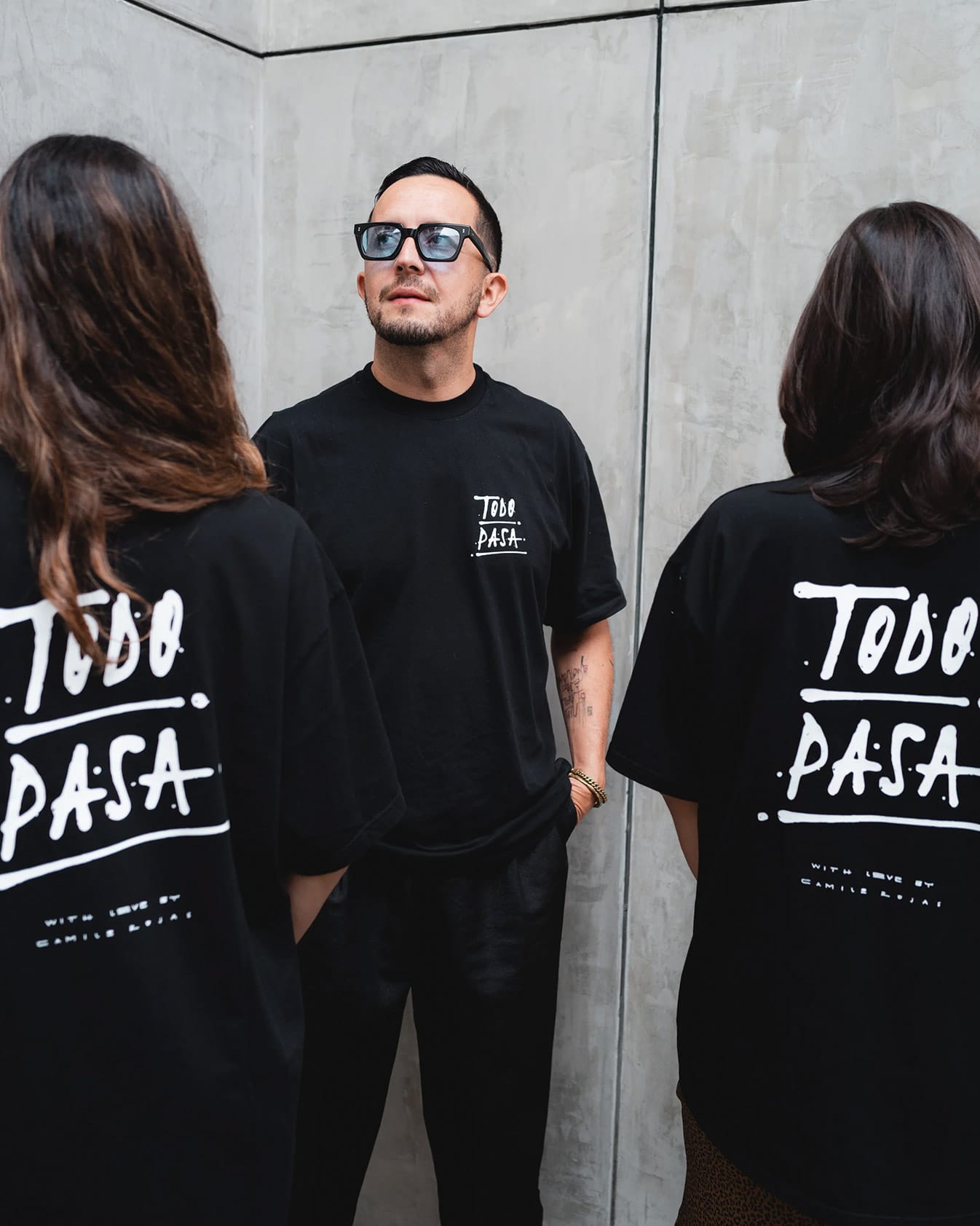 Todo Pasa Black On The Side